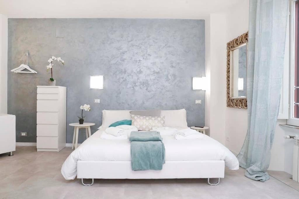 White Panoramic Jacuzzi Suite Trastevere - Top Collection โรม ภายนอก รูปภาพ
