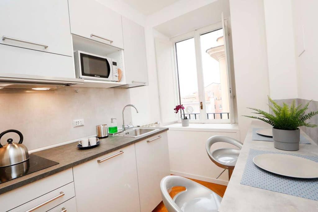 White Panoramic Jacuzzi Suite Trastevere - Top Collection โรม ภายนอก รูปภาพ