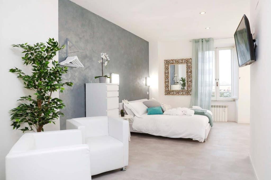 White Panoramic Jacuzzi Suite Trastevere - Top Collection โรม ภายนอก รูปภาพ